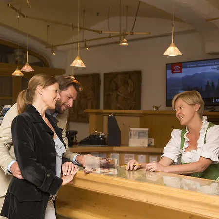 Ξενοδοχείο Tiefenbrunner 4*