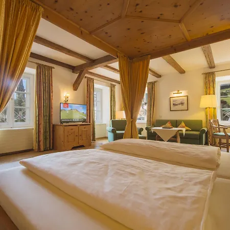 Tiefenbrunner Kitzbuhel